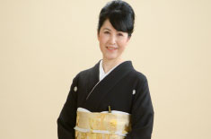 両家留袖
      